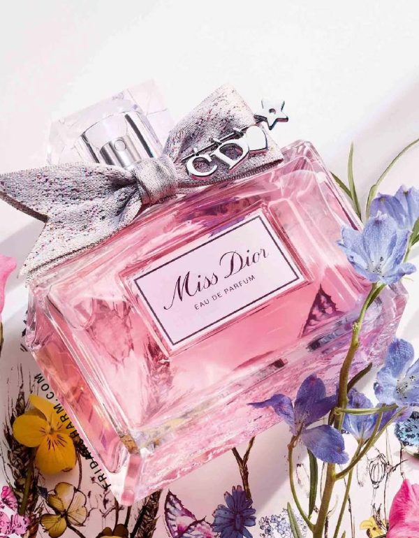 【220ml未開封】Christian Dior miss Dior EDT Miss Dior: the perfume for women with thousands of flowers